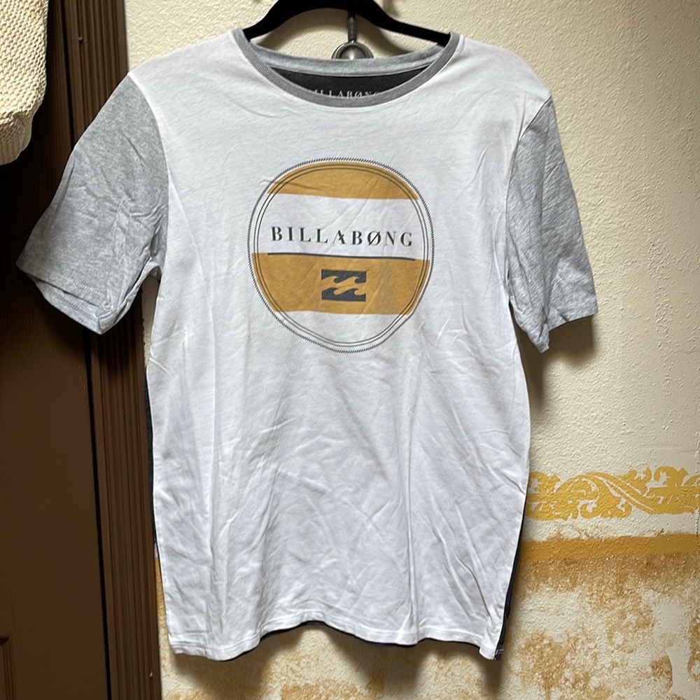 Billabong t shirt size SMALL